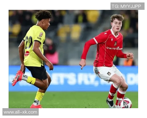 英冠沃特福德免签23岁中场博维与罗马解约后加盟